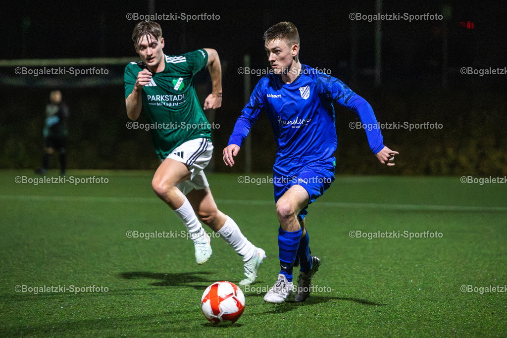 Kreispokal DU/MH/DIN, Achtelfinale, TuS Mündelheim - VfB Speldorf, Duisburg, Germany | 16.01.2026, Fussball, Kreispokal DU/MH/DIN, TuS Mündelheim - VfB Speldorf: Luca Schifferings (TuS Mündelheim #11) mit Ball - Realisiert mit Pictrs.com