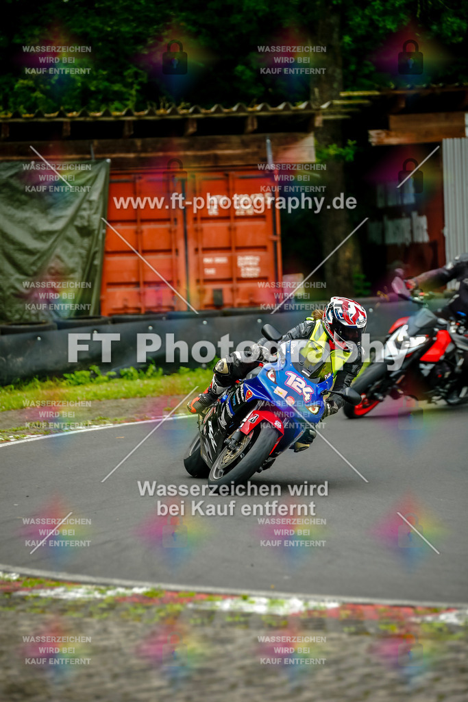 VBK-4162 | Hier findet Ihr Bilder von Touristenfahrten auf der Nürburgring Nordschleife oder von anderen Veranstaltungen die ich besucht habe. Viel Spass beim Durch Schauen 