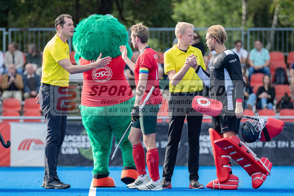 HK_20230930_104723 | 1.Bundesliga Herren Crefelder HTC - Club an der Alster am 30.9.2023 CHTC, Krefeld , Niklas Wellen ( Crefelder HTC 10 ) , Blasch ( SR ) , Völker ( SR )