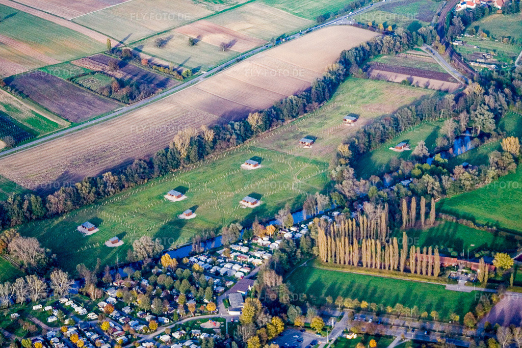 Luftbild: Straussenfarm Mhou in Rülzheim im Bundesland Rheinland-Pfalz in Deutschland. Foto: IMG_4546.jpg vom 10.11.2006 durch Werner Riehm/FLY-FOTO.de