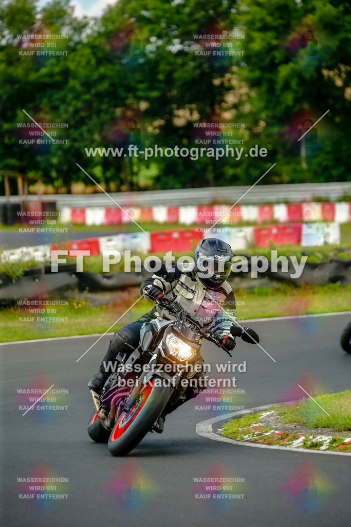 VBK-5021 | Hier findet Ihr Bilder von Touristenfahrten auf der Nürburgring Nordschleife oder von anderen Veranstaltungen die ich besucht habe. Viel Spass beim Durch Schauen 