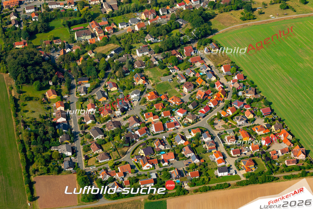 Das Luftbild zeigt :  Wilhelmsdorf - Die Luftaufnahme wurde 2024 vom UL-Flugzeug aus erstellt ( keine Drohne ) - Hochauflösende Luftaufnahme - Für grossformatige Ausdrucke geeignet. Die Geschenkidee !Mit Lizenz und Bildrechte bestellbar