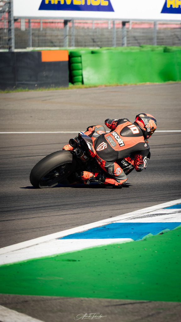 Ducati Trackday Hockenheimring 2026 | Entdecken Sie die faszinierende Welt von Alexander Tschuncky Arts: Kreative Fotografie, atemberaubende Automobilkunst und hochwertiger Bilderdruck. Lassen Sie sich inspirieren! - Realisiert mit Pictrs.com