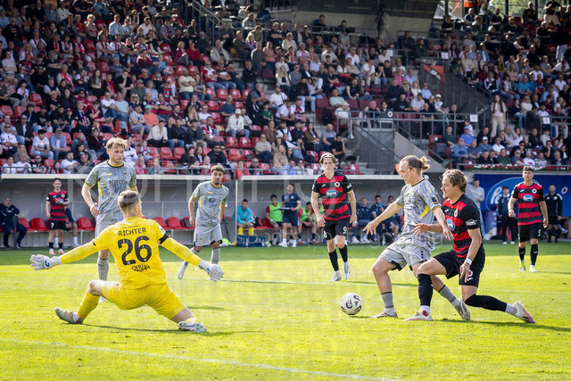 German 3rd Division, Viktoria Koeln vs. Alemannia Aachen, 10.05.2026 | KOELN, GERMANY - MAY 10, 2026: Lars Gindorf (Alemannia Aachen, 23) during the 3rd division match on gameday 37 between Viktoria Koeln vs. Alemannia Aachen at the Sportpark Hoehenberg on May 10, 2026 in Koeln, Germany. DFL REGULATIONS PROHIBIT ANY USE OF PHOTOGRAPHS AS IMAGE SEQUENCES AND/OR QUASI-VIDEO.