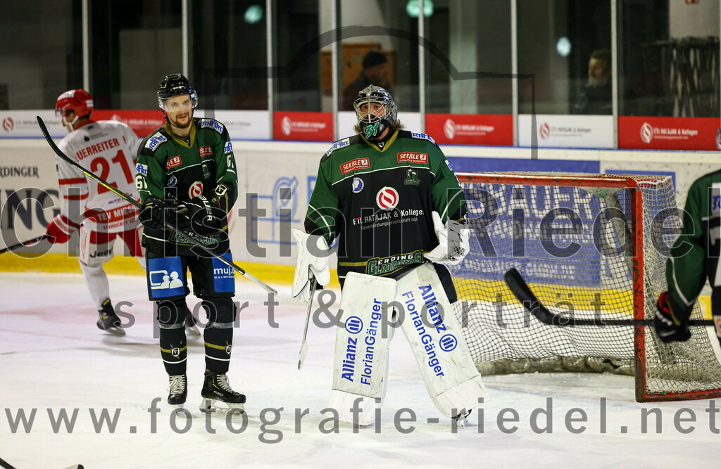 2022-11-13_014_TSV_Erding_gegen_TEV_Miesbach | Erding, Deutschland, 13.11.2022:
Eishockey, Bayernliga 2022 / 2023, 13. Spieltag, TSV Erding gegen TEV Miesbach, Endergebnis: 

Foto: Christian Riedel / fotografie-riedel.net
