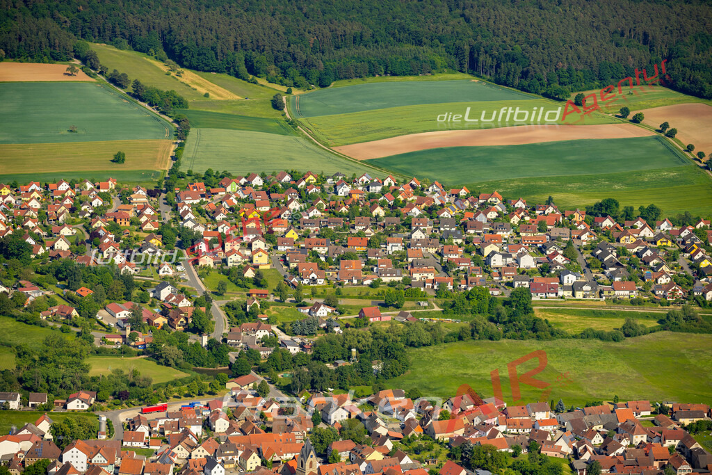 Das Luftbild zeigt  Reckendorf - Die Luftaufnahme wurde 2023 vom UL-Flugzeug aus erstellt ( keine Drohne ) - Hochauflösende Luftaufnahme - Für grossformatige Ausdrucke geeignet. Die Geschenkidee !Mit Lizenz und Bildrechte bestellbar