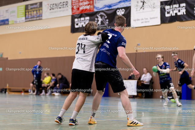 Handball I Herren I Saison 2025-2026 I SHSE Manfred-Frank-Pokal I Viertelfinale I HSG Kalkberg 06 II - HSG Kalkberg 06 096 | v.l. Frederic Wesche (34, HSG Kalkberg 06 II), Til Nikolai Stölting (13, HSG Kalkberg 06) - Realisiert mit Pictrs.com