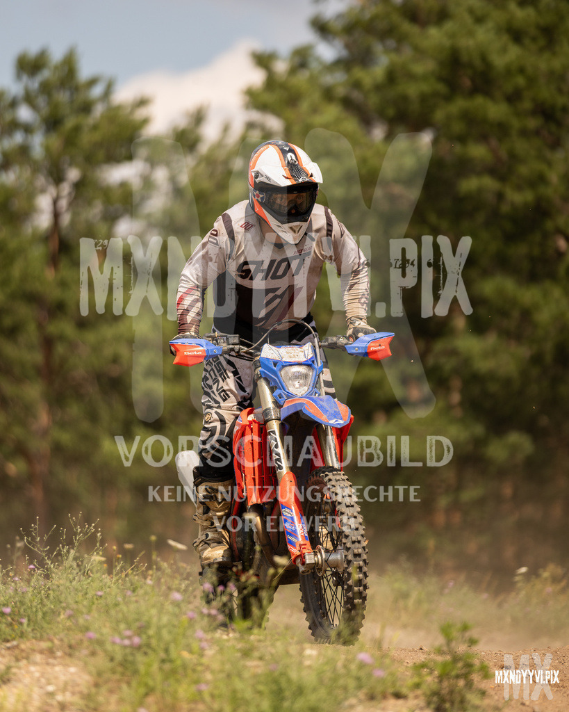 866A1798 | mxndyyvipix