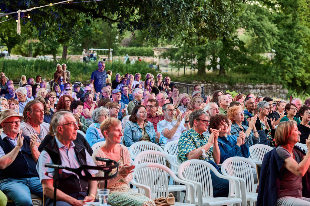 AfraKane_Vauban2022 27 | Stockfotos, Picsomania, MGM-Services, Michael Gerlach, Auftragsbilder, Auftragsarbeiten, Workshops, Shooting, Reisefotografie, Produktfotografie, Foodfotografie, Hochzeitsfotografie, Saarland, Fotografin, Fotograf, Hochzeitsbilder, Saarlouis, Hundeshootin