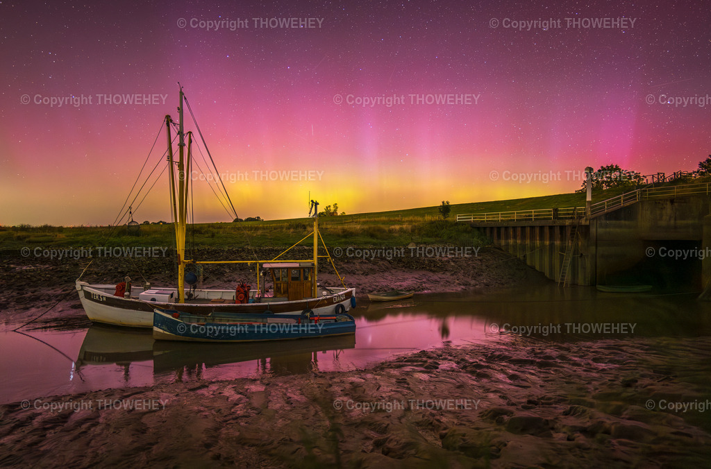 Polarlicht Kutter | Kutter auf der EMs bei Terborg mit Polarlichtern am 13.08.2024 - Realisiert mit Pictrs.com