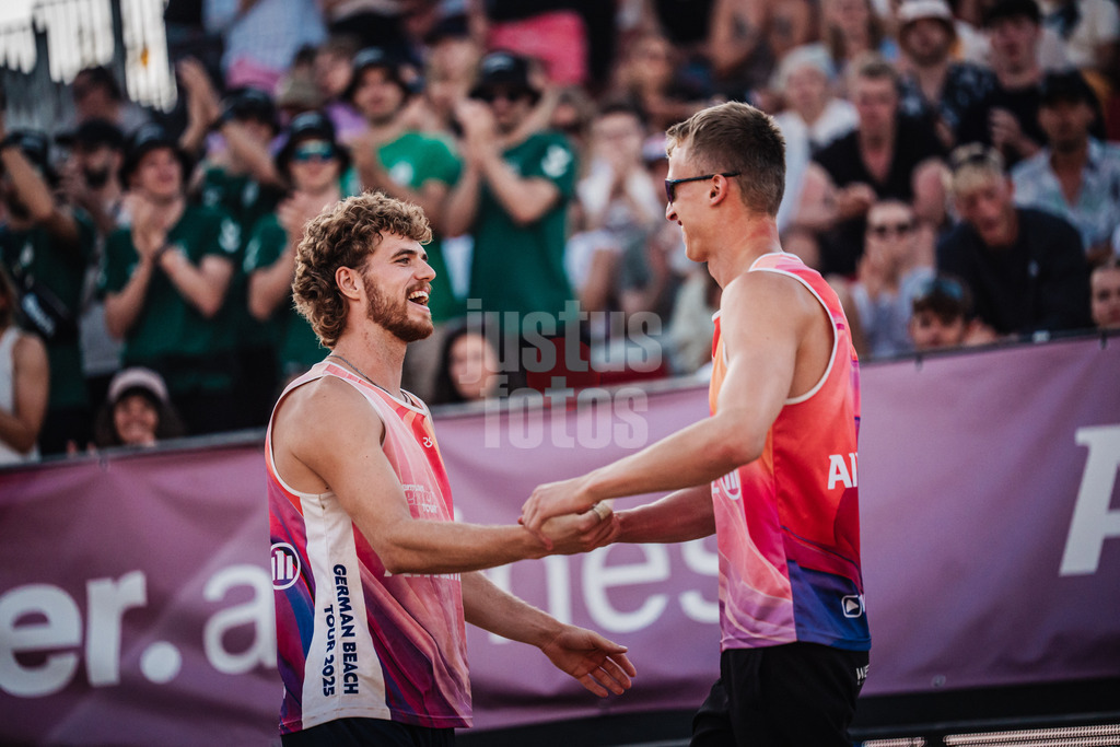Beachvolleyball | Männer | Allianz German Beach Tour 2025 | Tourstop Berlin | 16.08.2025 | v.l. Luis Henrichs und Cedrik Moede