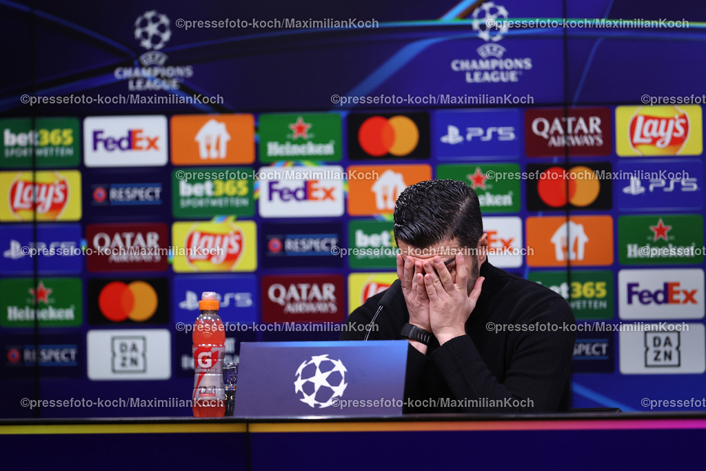 UCL11122401104 | 11.12.2024, UEFA Champions League, Borussia Dortmund - FC Barcelona, 8. Spieltag, Signal Iduna Park, Saison 2024 2025: Pressekonferenz nach dem Spiel - Sichtlich enttäuscht Trainer Nuri Sahin (Cheftrainer BVB)