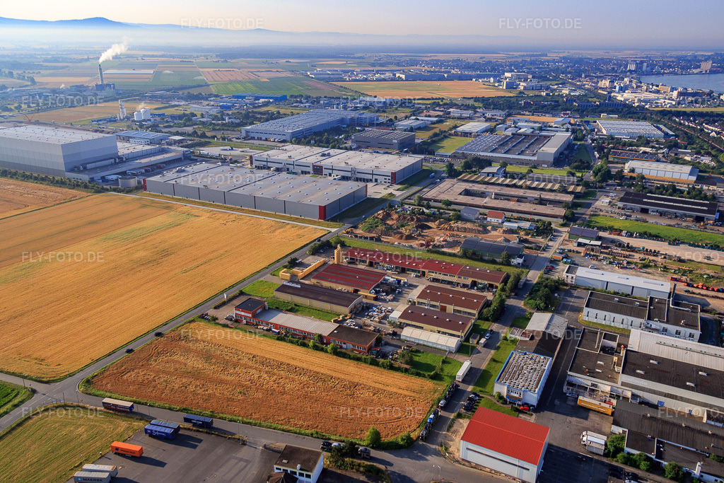 Luftbild: Industriegebiet An d. Flurscheide mit Kunststoff-und Farben GmbH Biebesheim in Biebesheim am Rhein im Bundesland Hessen in Deutschland. Foto: IMG_091371.jpg vom 07.07.2016 durch Werner Riehm/FLY-FOTO.deKunststoff- und Farben-GmbH : D-64584 Biebesheim : Tel. 06258-8006-0