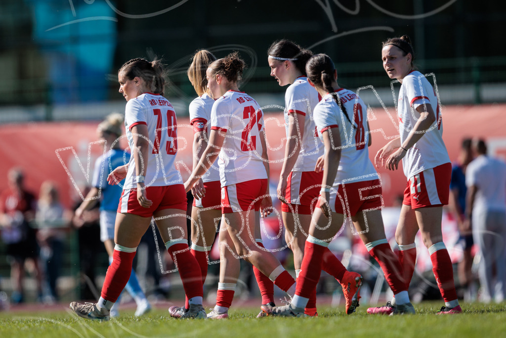 Gipfeltreffen der Frauen: Finale um den Sachsenlotto Landespokal 2026 | Am 1. Mai 2026 trafen im Endspiel des Sachsenlotto Landespokals die Frauen des Chemnitzer FC und die zweite Mannschaft von RasenBallsport Leipzig aufeinander. Vor stimmungsvoller Kulisse kämpften beide Teams ab 15:00 Uhr um die begehrte Trophäe des sächsischen Fußballs. Diese Galerie zeigt die Highlights, packende Zweikämpfe und die emotionalsten Momente des Finaltags. - Realisiert mit Pictrs.com