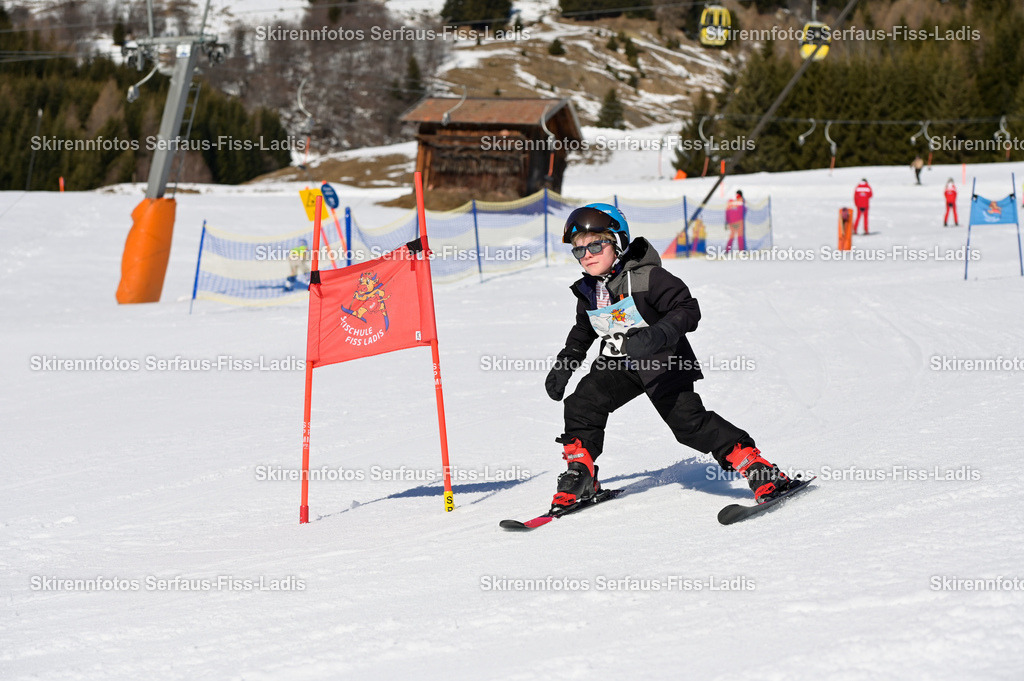SRF_27.02.2026_495 | Skirennfotos,Serfaus,Fiss,Ladis,Kinderskirennen,Winter,Tirol,Oberland,skirace,SFL,feelfree,weil wir's genießen,ski,Ski,skifahren,Sonnenplateau, - Realisiert mit Pictrs.com