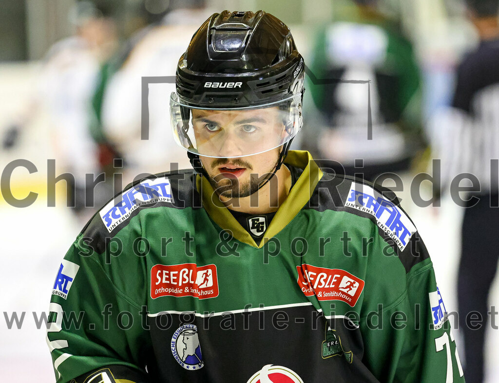 2022-09-23_068_TSV_Erding_gegen_EV_Fuessen | Erding, Deutschland, 23.09.2022:
Eishockey, Bayernliga 2022 / 2023, Testspiel, TSV Erding gegen EV Füssen, Endergebnis: 1:3

Leon Abstreiter (Erding Gladiators, #72)

Foto: Christian Riedel / fotografie-riedel.net