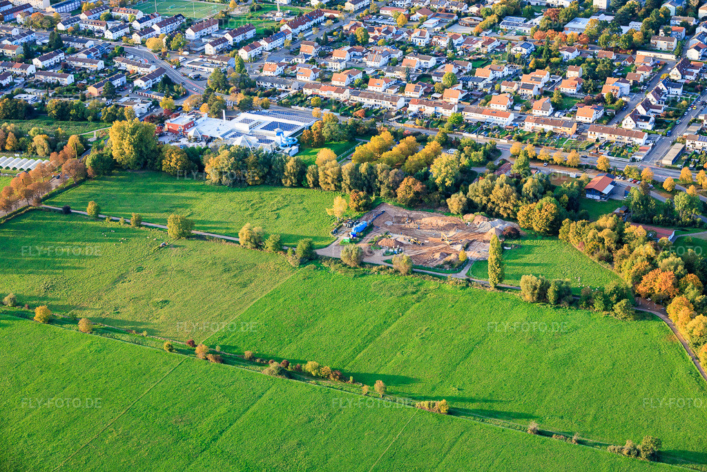 Luftbild: Rückbau der Erdölförderanlagen an der Queich im Ortsteil Queichheim in Landau im Bundesland Rheinland-Pfalz in Deutschland. Foto: IMG_150304.jpg vom 15.10.2025 durch Werner Riehm/FLY-FOTO.de