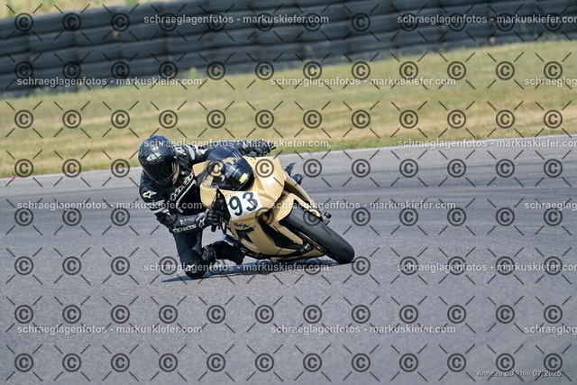 25bt04-1764 | markuskiefer.com - Realisiert mit Pictrs.com