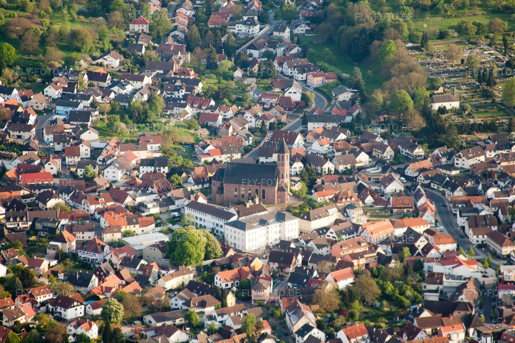 Luftbild: St. Cyriak in Malsch im Bundesland Baden-Württemberg in Deutschland. Foto: IMG_26947.jpg vom 28.04.2010 durch Werner Riehm/FLY-FOTO.de