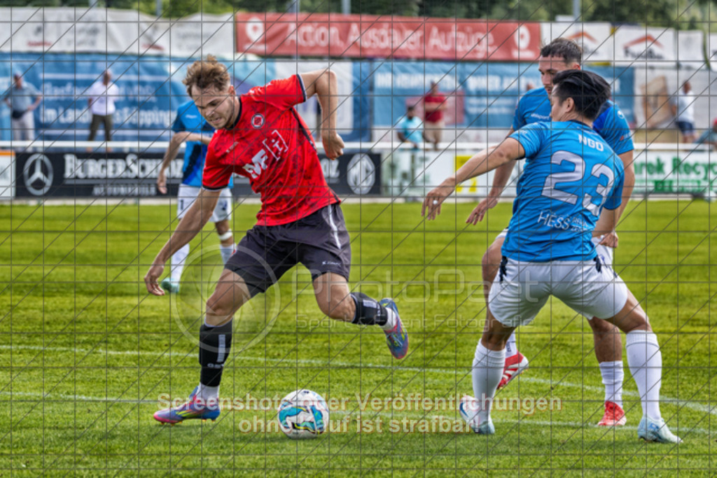 20250816_141054_0224-Bearbeitet | #,1.Göppinger SV (rot) vs. FSV 08 Bietigheim-Bissingen (blau), Fußball, Oberliga BW, wfv, 03. Spieltag, Saison 2025/2026, Rasensportplatz Stadion SV Göppingen, Hohenstaufenstr. 116, 73033 Göppingen, 16.08.2025 - 14:00 Uhr,Foto: PhotoPeet-Sportfotografie/Peter Harich