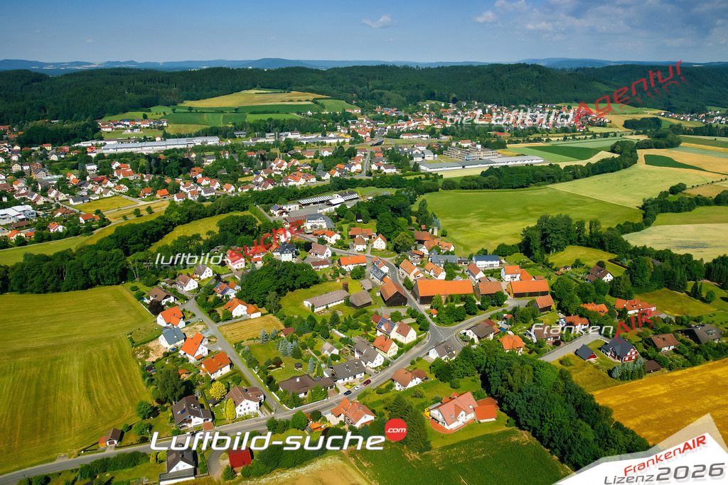 Die Luftaufnahme der Stadt Stockheim wurde vom UL-Flugzeug heraus erstellt ( keine Drohne )- hohe Auflösung für beste Qualität