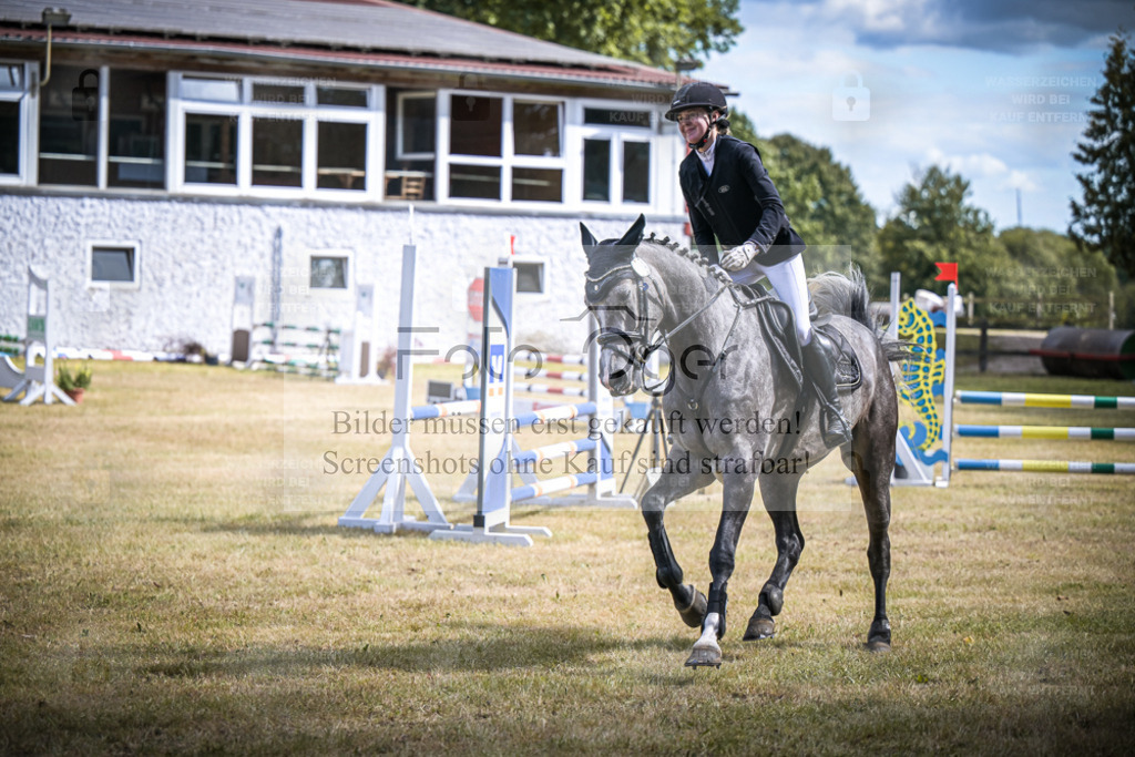 DOS_0730 | Entdecke hochwertige Reitturnierfotos von Foto Oger. Professionell, emotional und authentisch – jetzt Lieblingsmomente im Shop bestellen. - Realisiert mit Pictrs.com