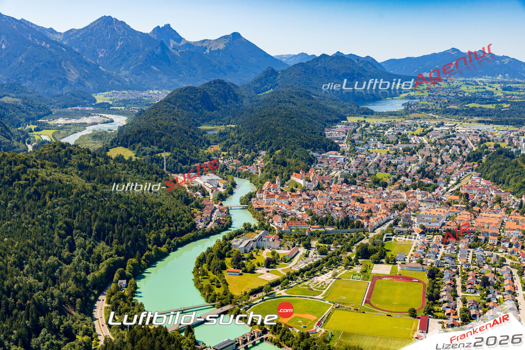 Luftaufnahme von Füssen Vs Google Maps- Die Luftaufnahme wurde 2025 vom UL-Flugzeug heraus erstellt ( keine Drohne ) - Hochauflösende Luftaufnahme - für professionelle Ausdrucke geeignet. Die Geschenkidee !Mit Lizenz und Bildrechte bestellbar