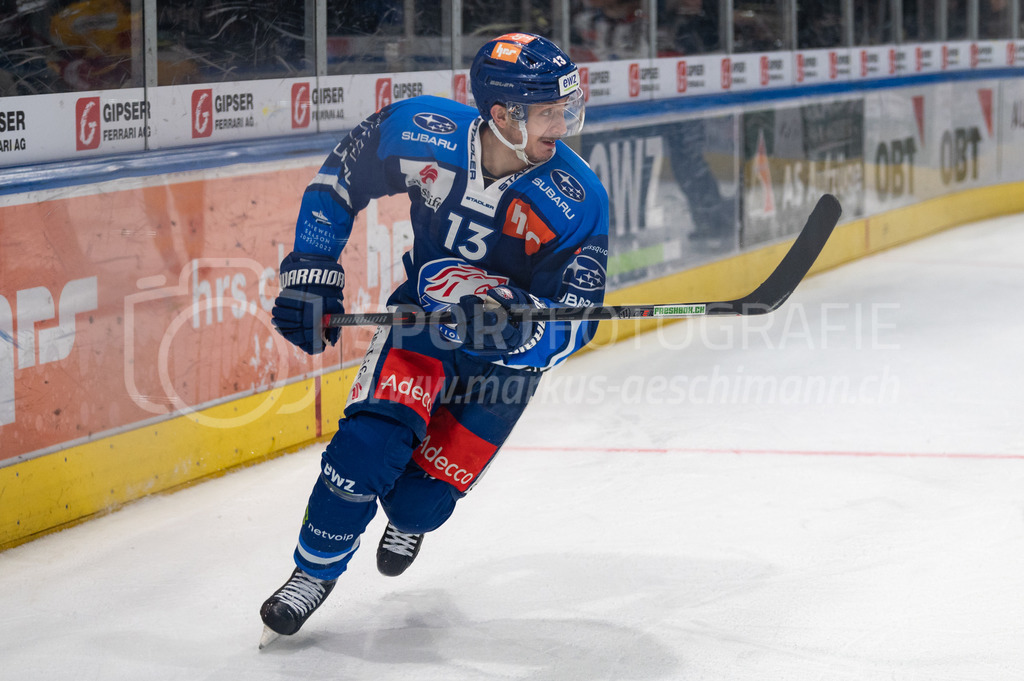 Playoffs: ZSC Lions - EHC Biel-Bienne | 04.04.2022, Zurich, Hallenstadion, Playoffs: ZSC Lions - EHC Biel-Bienne, #13 Justin Sigrist (ZSC). - Realisiert mit Pictrs.com