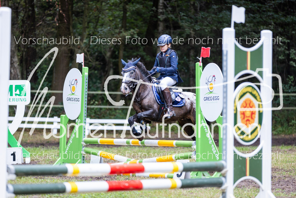 HB-Springreiter-022 | MomenTaufnahmen Pferdesportfotos