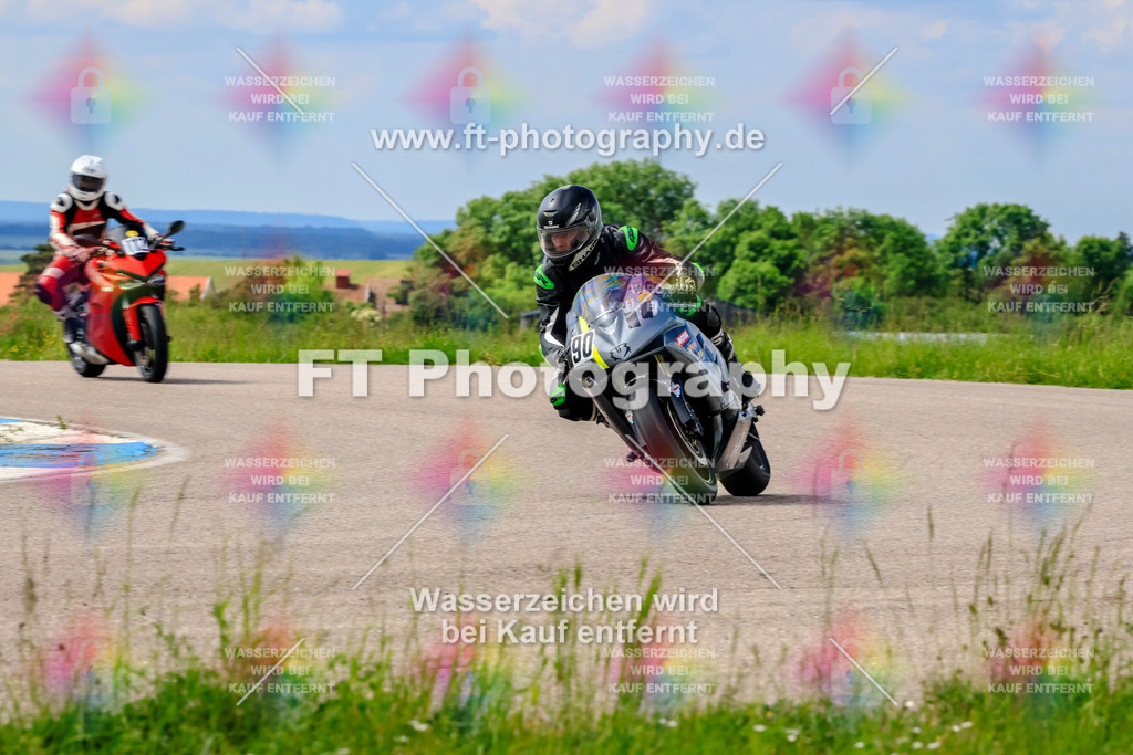 MotoTeam-0978 | Hier findet Ihr Bilder von Touristenfahrten auf der Nürburgring Nordschleife oder von anderen Veranstaltungen die ich besucht habe. Viel Spass beim Durch Schauen 