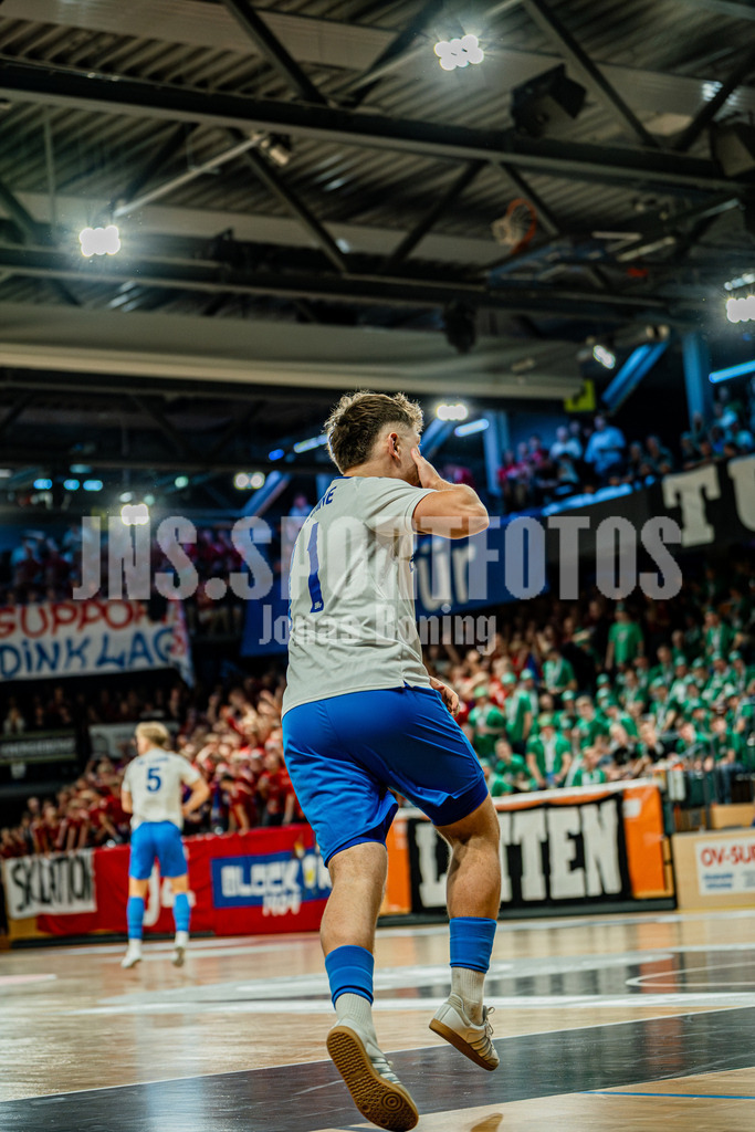 39. OM-Supercup-090 | jns.sportfotos - Realisiert mit Pictrs.com