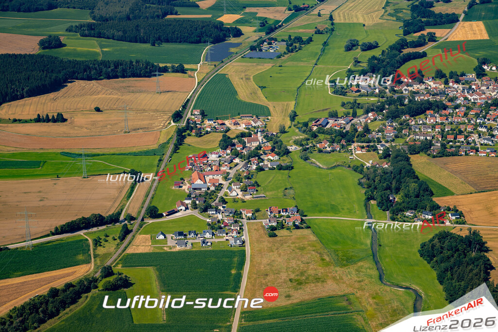 Das Luftbild zeigt : Harthausen Friedberg - Die Luftaufnahme wurde 2024 vom UL-Flugzeug aus erstellt ( keine Drohne ) - Hochauflösende Luftaufnahme - Für grossformatige Ausdrucke geeignet. Die Geschenkidee !Mit Lizenz und Bildrechte bestellbar