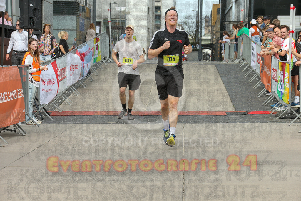 250920_1324_EX1_4365 | Sportfotografie im Rhein-Sieg Kreis, Köln, Bonn, NRW, Rheinland Pfalz, Hessen, etc. Unser Tätigkeitsfeld umfasst den Laufsport vom Volkslauf über den Marathon, Duathlon, Triathon bis zum Ultralauf wie Kölnpfad Ultra oder Schindertrail.