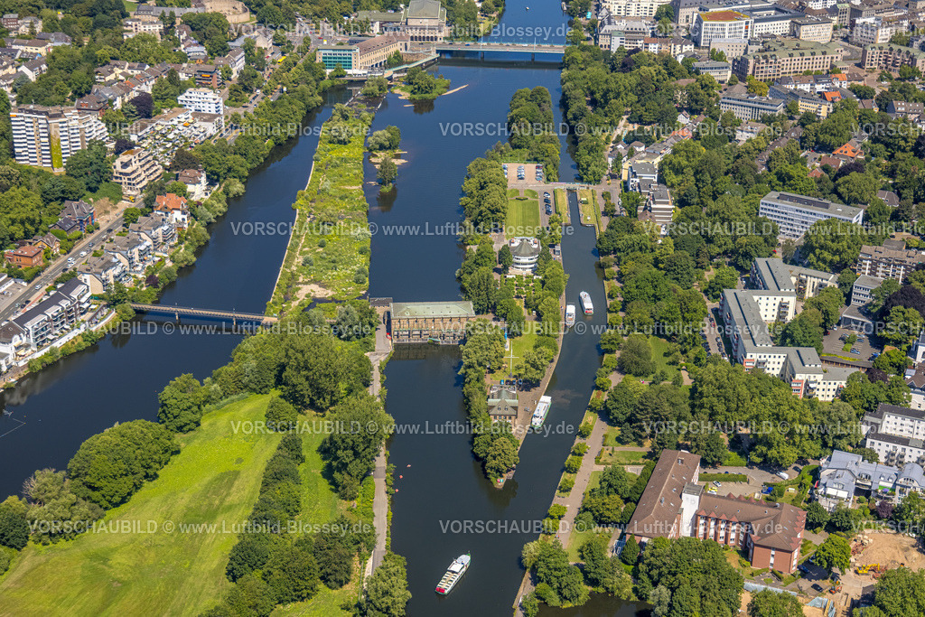 Muelheim230703900 | Luftbild, Schleuseninsel, Wasserkraftwerk Kahlenberg, Ruhrschleuse, rundes Gebäude Restaurant Wasserbahnhof mit Anlegestelle Weisse Flotte, Altstadt I - Südwest, Mülheim an der Ruhr, Ruhrgebiet, Nordrhein-Westfalen, Deutschland