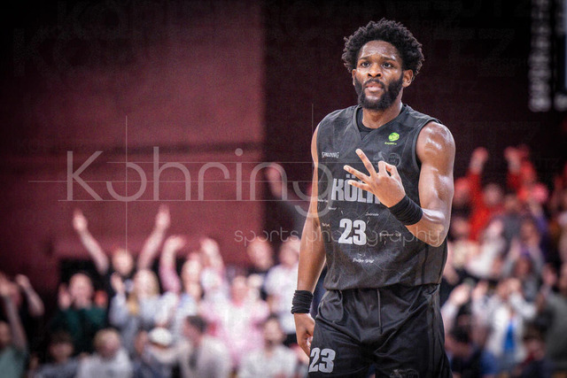 Barmer 2. Basketball Bundesliga ProA: Rheinstars Koeln vs. VfL SparkassenStars Bochum, 08.03.26 | Köln, 08.03.26 - Michael Jordan Miller (Rheinstars Köln, 23) nach einem Dreier an Spieltag 26 während des Spiels der Barmer 2. Basketball Bundesliga ProA: Rheinstars Koeln vs. VfL SparkassenStars Bochum in der Motor World in Köln.