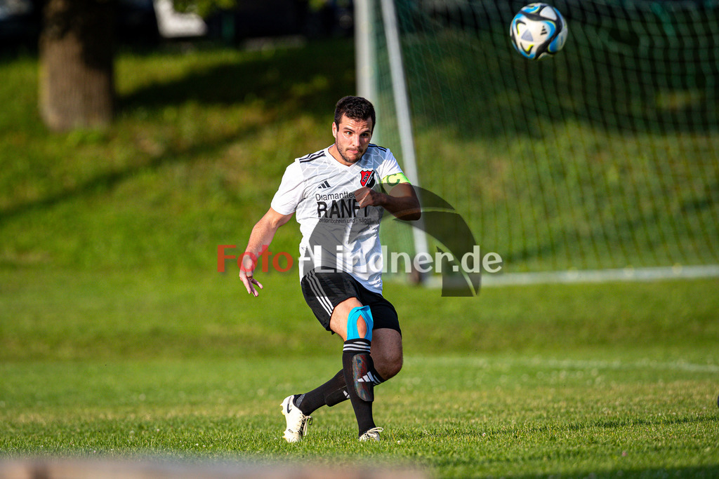 TSV Hohenpeißenberg vs. SV Haunshofen | Toto-Pokal Kr. Zugspitze West 2024 T16, TSV Hohenpeißenberg vs. SV Haunshofen, 20240724,Tobias HABERSTOCK (TSVHP 6) in Aktion,2024-07-24 in Hohenpeißenberg (Sportplatz Hohenpeißenberg)Tobias HABERSTOCK (TSVHP 6)Copyright: WolfgangxLindner www.foto-lindner.de