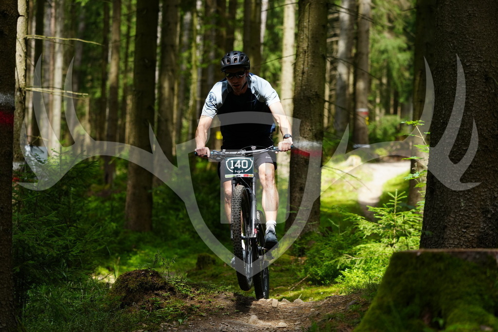 FC100231 | Fotogalerie der Treibjagd im Dunkelwald - Dein MTB Etappenrennen im Erzgebirge - Realisiert mit Pictrs.com