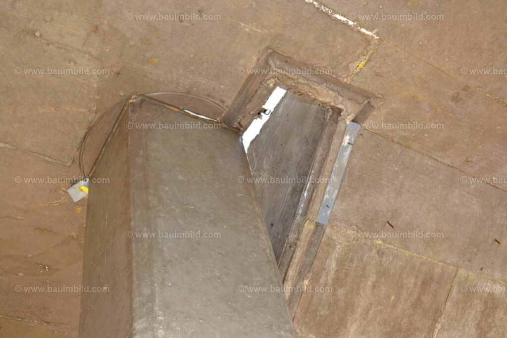 bib-lg04-sonstige-betonarbeiten-0754 | Nach LV-Leistungsgruppen sortierte Detailfotos über den Bau eines Hauses. Alle Hausbau-Bilder direkt vom Urheber und Autor der Website Haus-Selber-Bauen.com