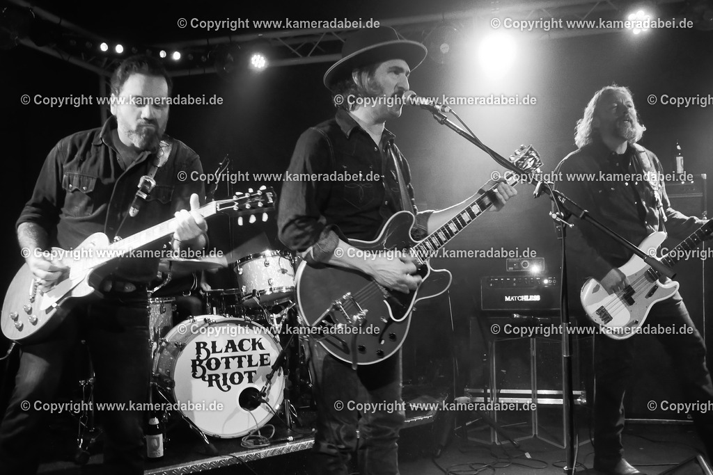 Konzert : Black Bottle Riot am 14.11.2025 im Rare Guitar in Münster | Konzert : Black Bottle Riot am 14.11.2025 im Rare Guitar in Münster - Realisiert mit Pictrs.com