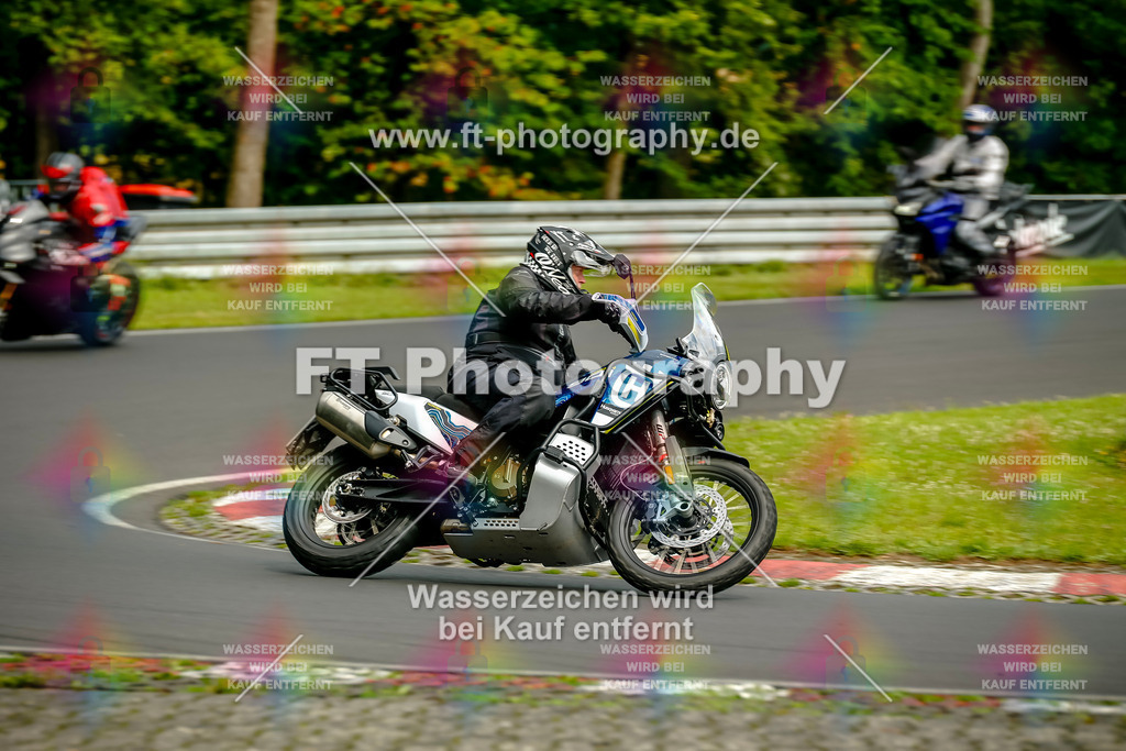 VBK-4345 | Hier findet Ihr Bilder von Touristenfahrten auf der Nürburgring Nordschleife oder von anderen Veranstaltungen die ich besucht habe. Viel Spass beim Durch Schauen 