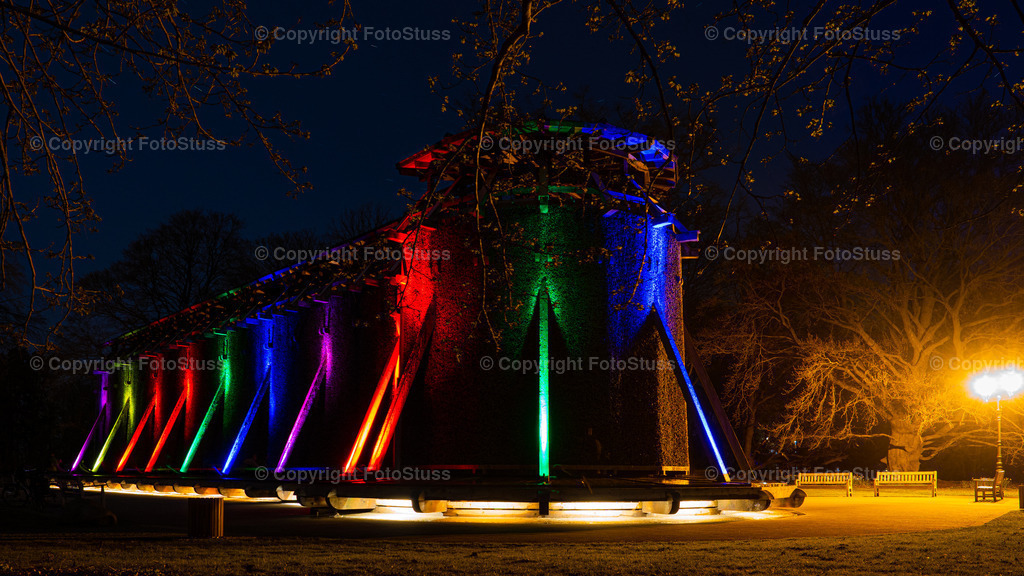 Gradierwerk im Kurpark Hamm | Das Gradierwerk im Kurpark Hamm im Ruhrgebiet / Münsterland ist ein Wahrzeichen der Stadt und Anziehungspunkt für viele Menschen. - Realisiert mit Pictrs.com
