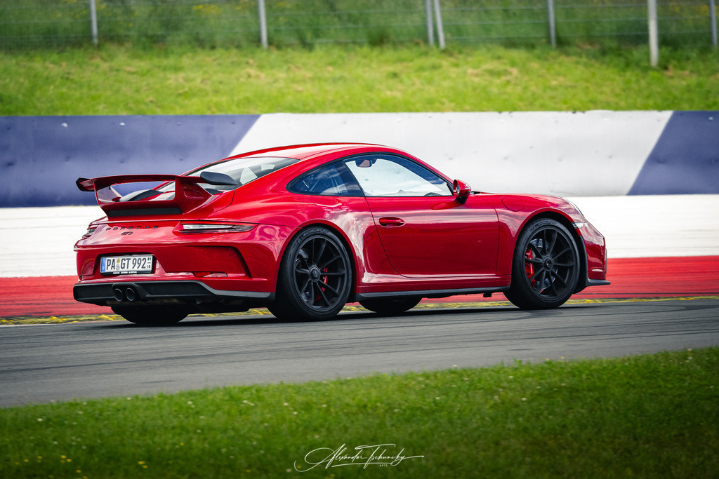 R6PZ2325 _Alexander Tschuncky | Entdecken Sie die faszinierende Welt von Alexander Tschuncky Arts: Kreative Fotografie, atemberaubende Automobilkunst und hochwertiger Bilderdruck. Lassen Sie sich inspirieren! - Realisiert mit Pictrs.com