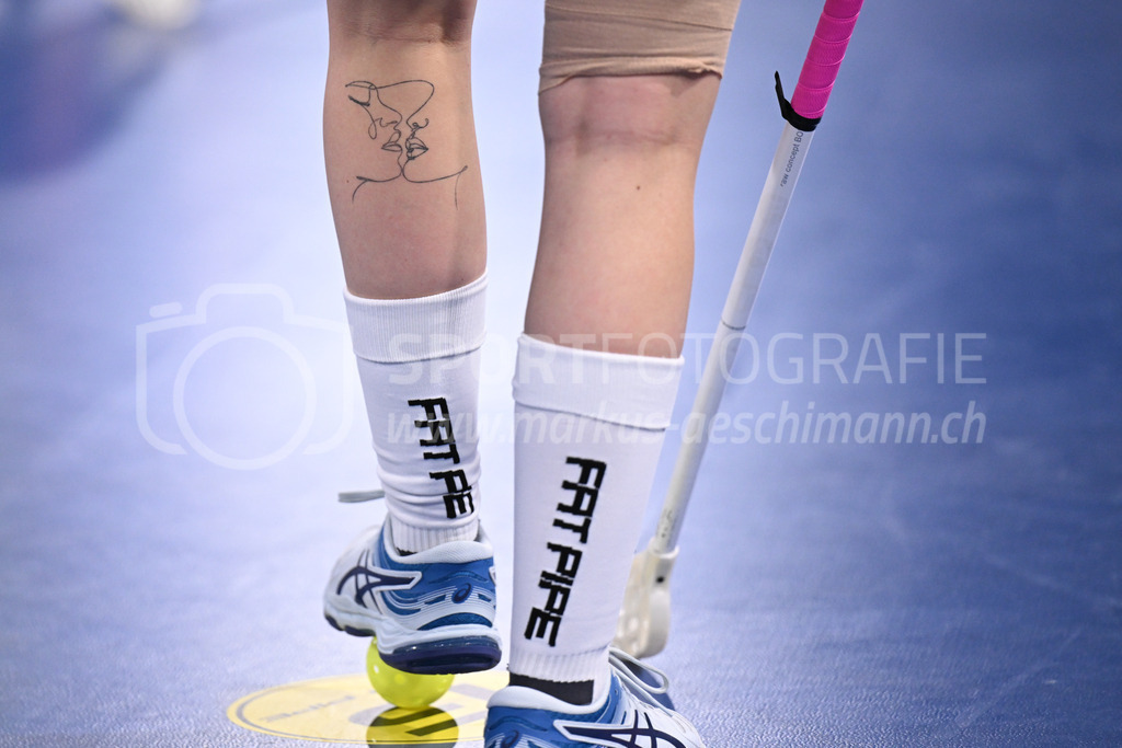 Kloten-Dietlikon Jets vs Skorpion Emmental Zollbrück - 15. April 2023 | Kloten-Dietlikon Jets vs Skorpion Emmental Zollbrück
Stimo Arena, Kloten
Tattoo auf der Wade einer Skorps-Spielerin.
Bild: Sportfotografie Markus Aeschimann | www.markus-aeschimann.ch - Realisiert mit Pictrs.com