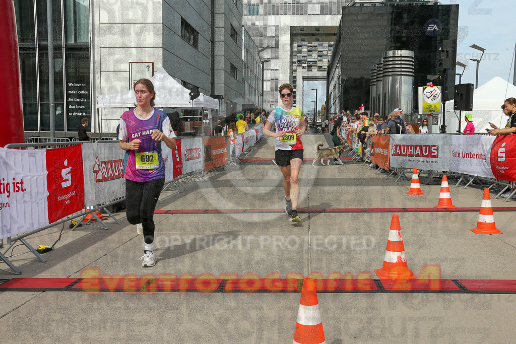 250920_1334_EX1_5546 | Sportfotografie im Rhein-Sieg Kreis, Köln, Bonn, NRW, Rheinland Pfalz, Hessen, etc. Unser Tätigkeitsfeld umfasst den Laufsport vom Volkslauf über den Marathon, Duathlon, Triathon bis zum Ultralauf wie Kölnpfad Ultra oder Schindertrail.