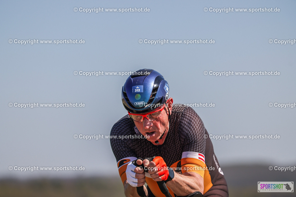 368A3000 | Neusiedlersee Radmarathon 2026@sportshot_your_pictrs #yourpictures#roadtowm2029 #nrm #neusiedlerseeradmarathon #neusiedlersee #neusiedlerseetourismus #burgenland #mörbisch #nrm26 #burgenlandtourismus #voglundco #poweredbyburgenlandtourismus #radsport #rad #marathon #ucigranfondo #visitburgenland #ucigranfondoworldseries