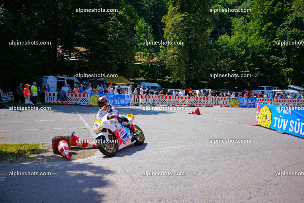 P1036906-2 | Erleben Sie atemberaubende, hochqualitative Fotos Ihrer Fahrt entlang der malerischen Alpenstraßen. Besuchen Sie alpineshots.com, um professionelle Aufnahmen Ihrer unvergesslichen Reise zu finden und zu kaufen - Realisiert mit Pictrs.com