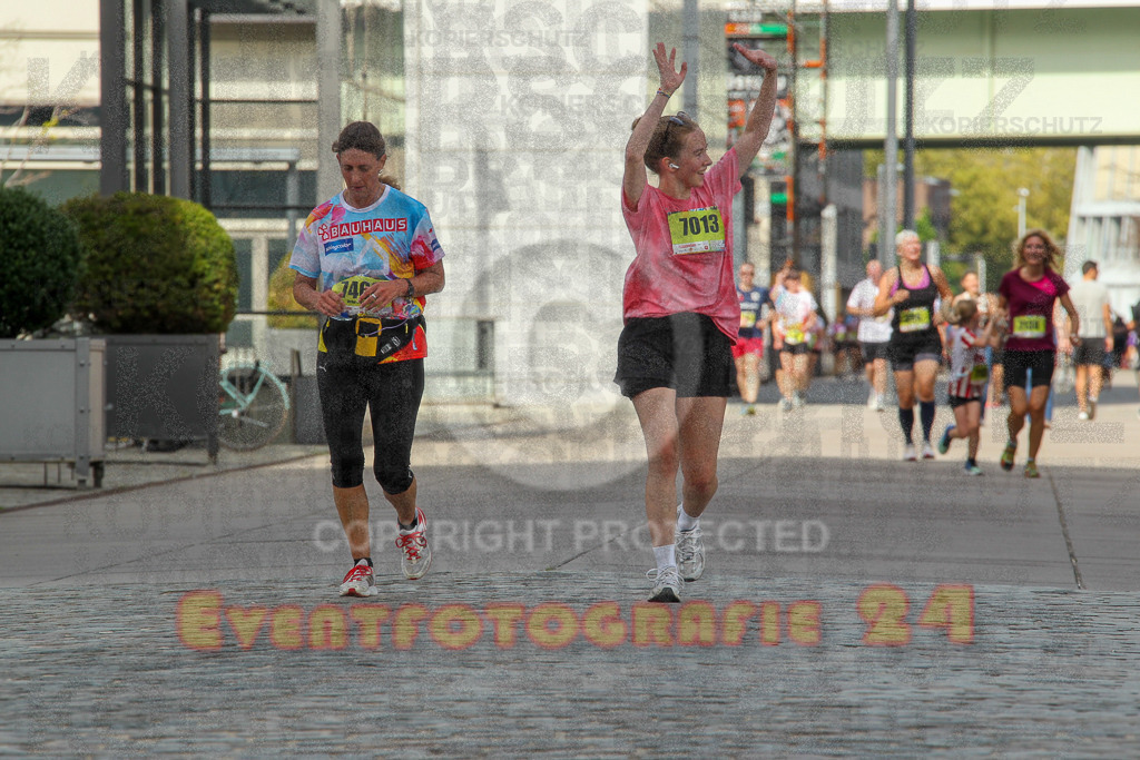 250920_1338_EV4_6326 | Sportfotografie im Rhein-Sieg Kreis, Köln, Bonn, NRW, Rheinland Pfalz, Hessen, etc. Unser Tätigkeitsfeld umfasst den Laufsport vom Volkslauf über den Marathon, Duathlon, Triathon bis zum Ultralauf wie Kölnpfad Ultra oder Schindertrail.