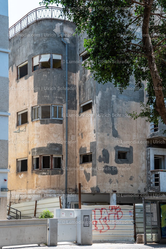 10972-10151 - Tel Aviv - Rothschild Boulevard | Stockfoto und Bilderpool mit Bildmaterial aus Deutschland, dem Harz, Halberstadt, Quedlinburg, Wernigerode und weltweit. Qualitativ hochwertige und professionelle Fotos anschauen und kaufen. - Realisiert mit Pictrs.com