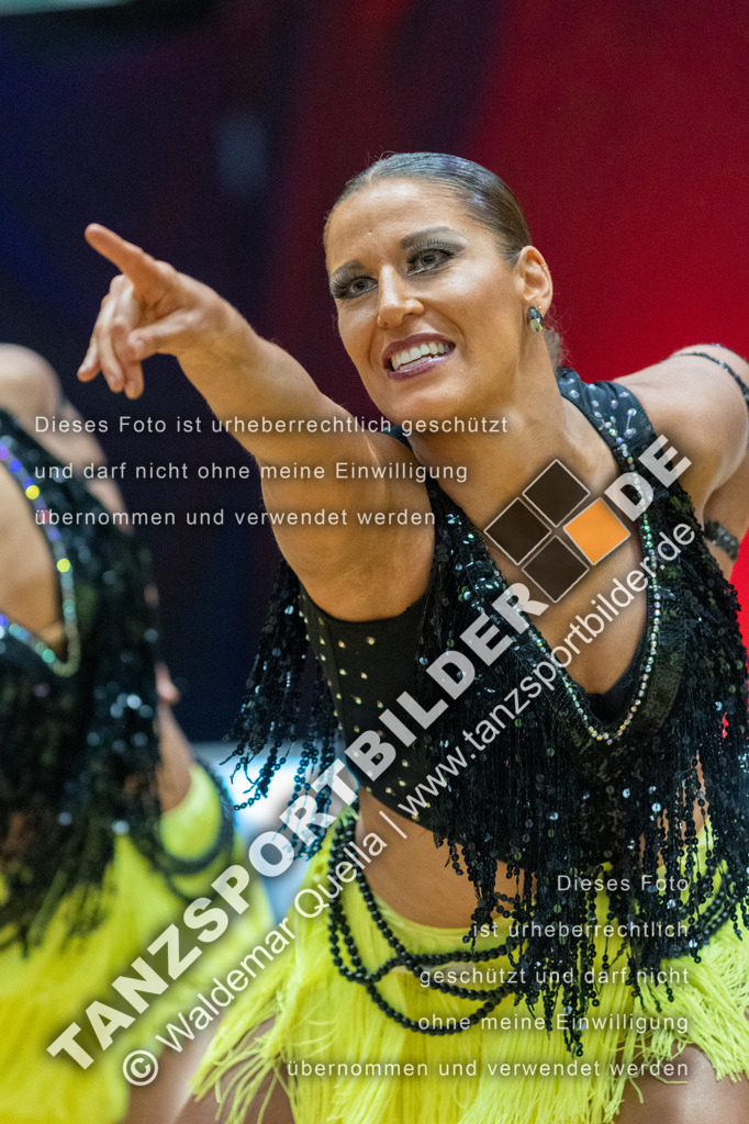 20230114-02175 | Hier finden Sie Tanz Bilder vom Latein und Standard Formationen tanzen. Sportbilder vom Tanzsport. Schöne Fotos und von Weltmeisterschaft, Europameisterschaft, Bundesliga, Regionalliga, Oberliga und Landesliga sowie von GOC Stuttgart, DanceComp, WM Bremen