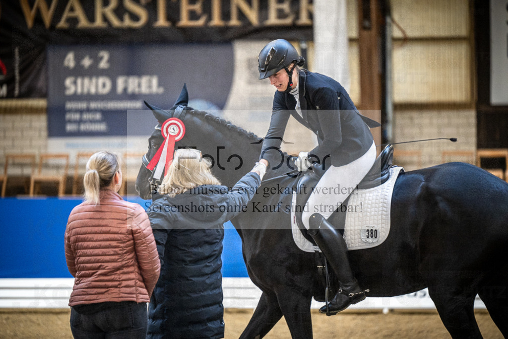 DOS_0058 | Entdecke hochwertige Reitturnierfotos von Foto Oger. Professionell, emotional und authentisch – jetzt Lieblingsmomente im Shop bestellen.Deutschlandweite Turnierfotografie. - Realisiert mit Pictrs.com